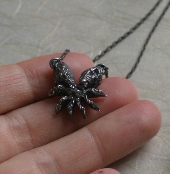 Anis estrella: the alien pod pendant