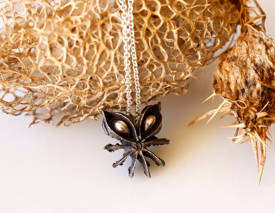 Anis estrella: the alien pod pendant