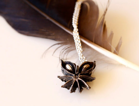 Anis estrella: the alien pod pendant